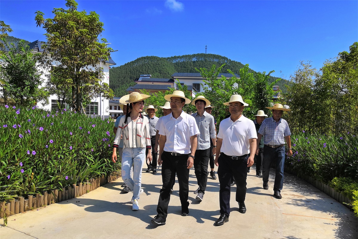 全省建設(shè)生態(tài)宜居美麗鄉(xiāng)村培訓(xùn)班在翁源舉辦圖八20190811150534.jpg